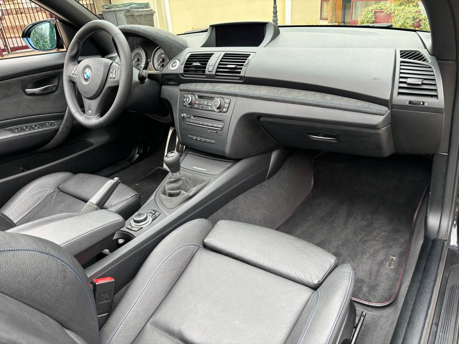 BMW 135i e88 Cabriolet --> conversion 1M / unique en France : 39.999 €