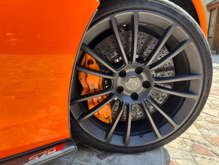 MCLAREN 570S COUPE VENTURA ORANGE 2017
